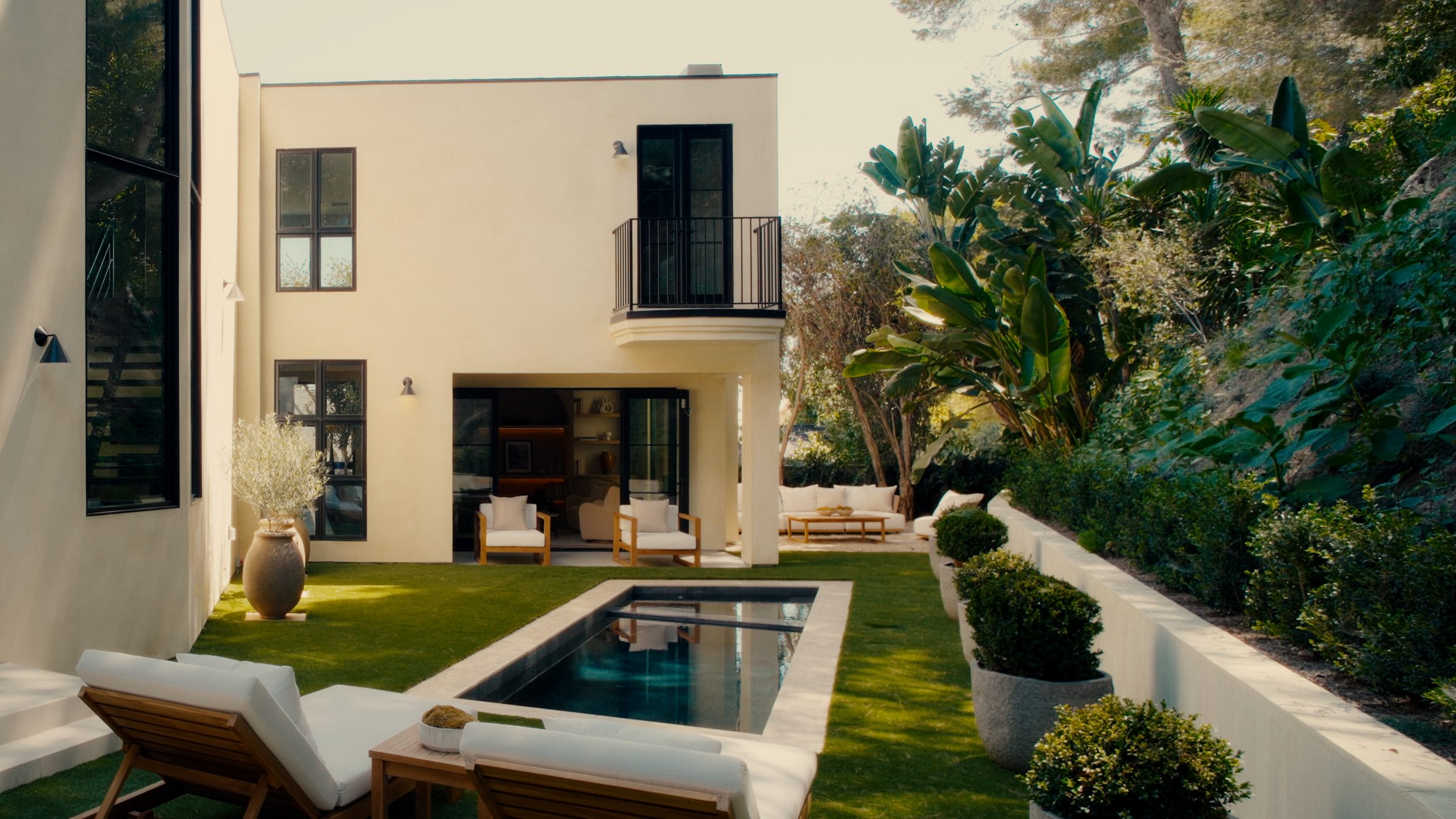 Bluebird Avenue House — film still