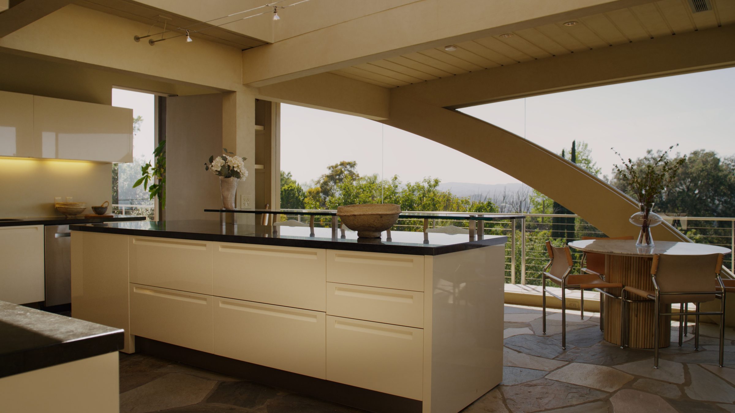 624 Cole Place — film still 5